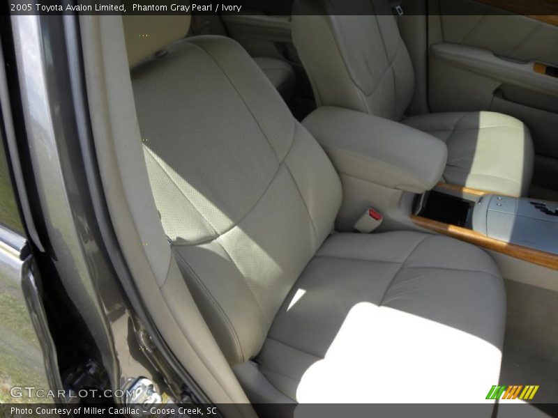 Phantom Gray Pearl / Ivory 2005 Toyota Avalon Limited