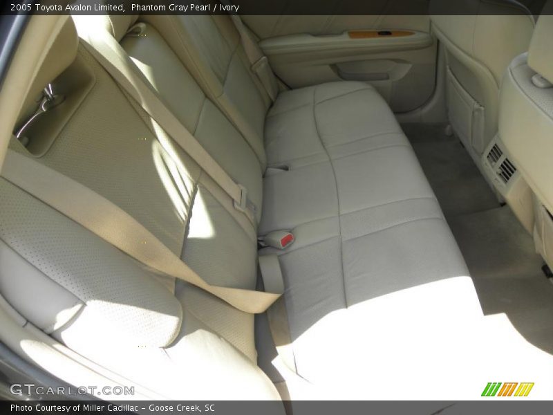 Phantom Gray Pearl / Ivory 2005 Toyota Avalon Limited