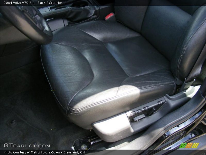 Black / Graphite 2004 Volvo V70 2.4