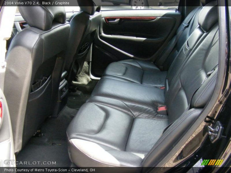 Black / Graphite 2004 Volvo V70 2.4
