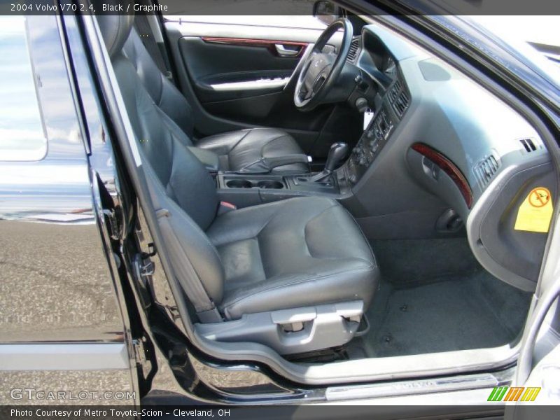 Black / Graphite 2004 Volvo V70 2.4