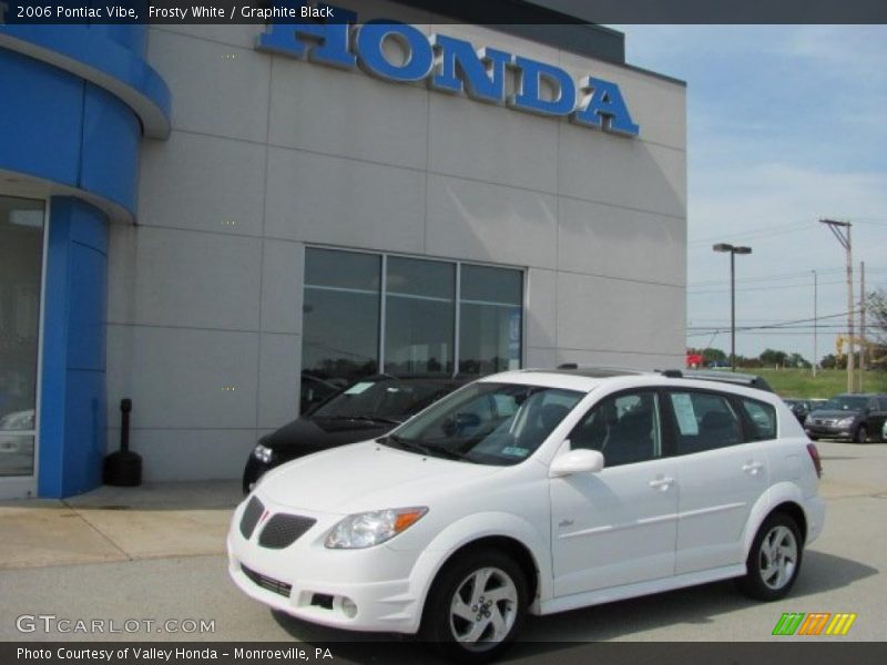 Frosty White / Graphite Black 2006 Pontiac Vibe