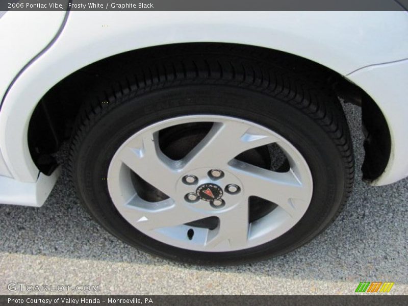 Frosty White / Graphite Black 2006 Pontiac Vibe