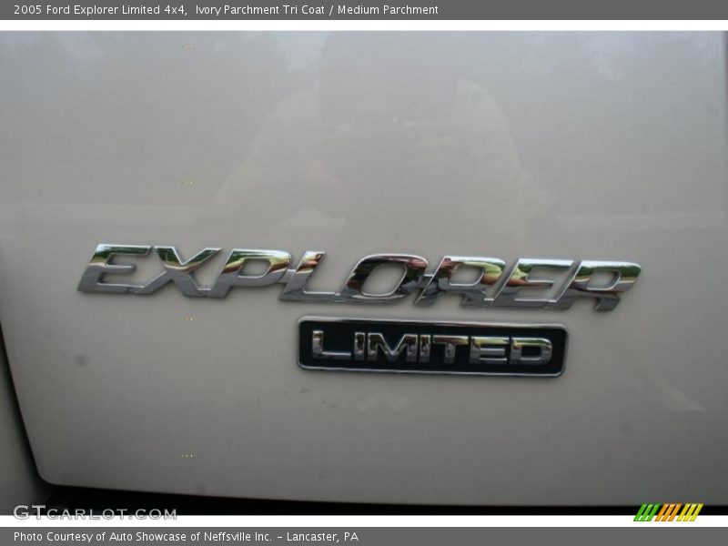 Ivory Parchment Tri Coat / Medium Parchment 2005 Ford Explorer Limited 4x4