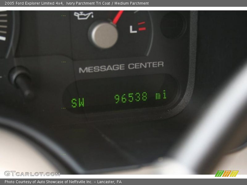 Ivory Parchment Tri Coat / Medium Parchment 2005 Ford Explorer Limited 4x4