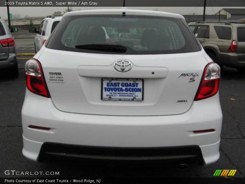 Super White / Ash Gray 2009 Toyota Matrix S AWD
