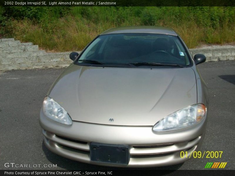 Light Almond Pearl Metallic / Sandstone 2002 Dodge Intrepid SE