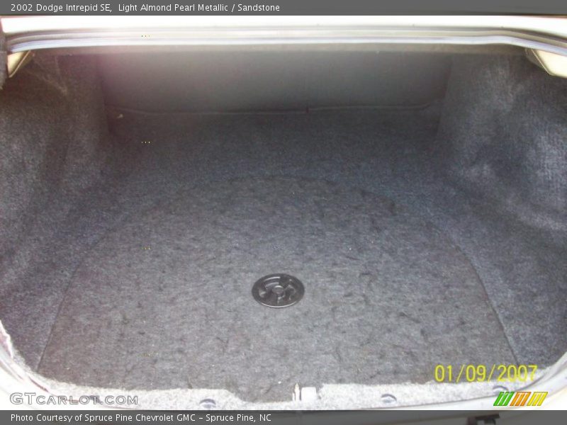 Light Almond Pearl Metallic / Sandstone 2002 Dodge Intrepid SE