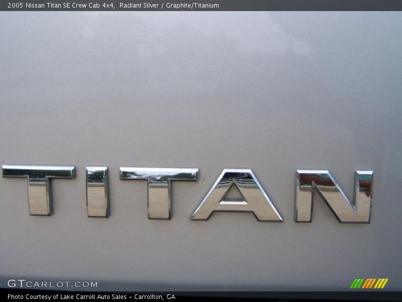 Radiant Silver / Graphite/Titanium 2005 Nissan Titan SE Crew Cab 4x4
