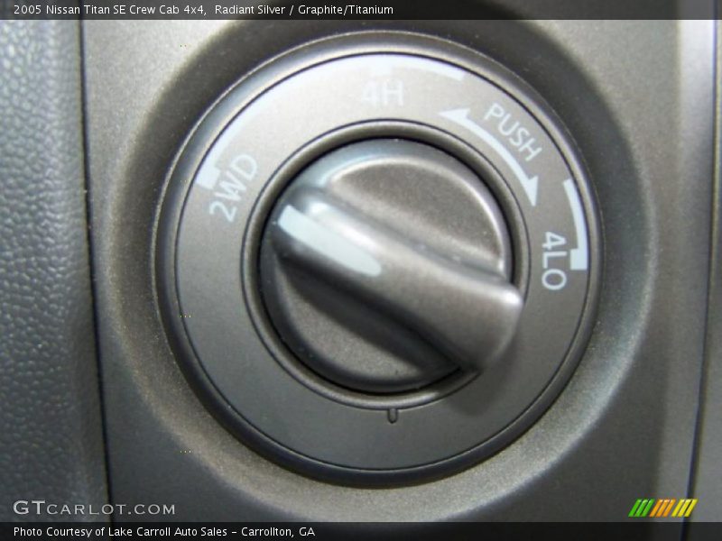 Radiant Silver / Graphite/Titanium 2005 Nissan Titan SE Crew Cab 4x4