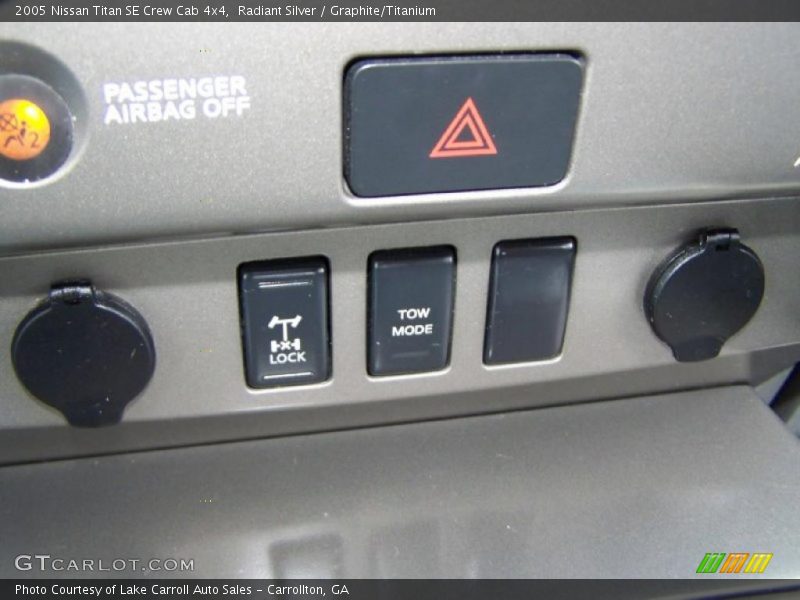 Radiant Silver / Graphite/Titanium 2005 Nissan Titan SE Crew Cab 4x4