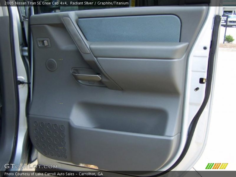 Radiant Silver / Graphite/Titanium 2005 Nissan Titan SE Crew Cab 4x4