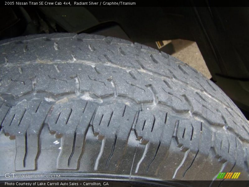 Radiant Silver / Graphite/Titanium 2005 Nissan Titan SE Crew Cab 4x4