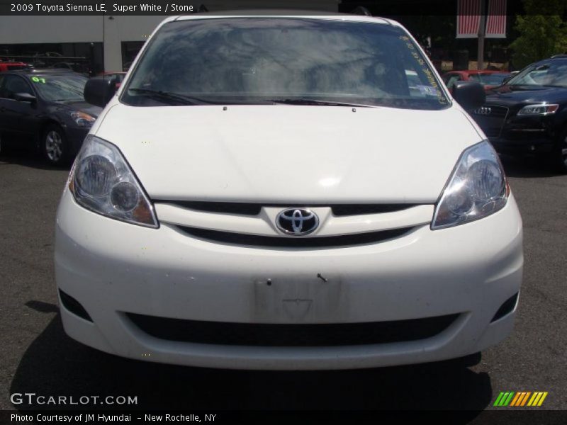 Super White / Stone 2009 Toyota Sienna LE
