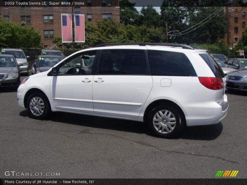 Super White / Stone 2009 Toyota Sienna LE