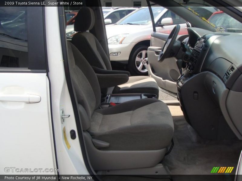 Super White / Stone 2009 Toyota Sienna LE