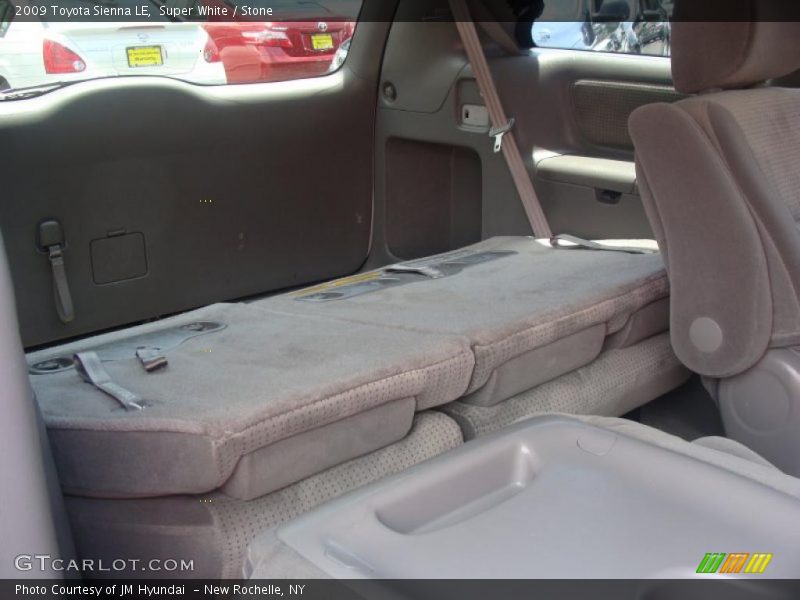 Super White / Stone 2009 Toyota Sienna LE