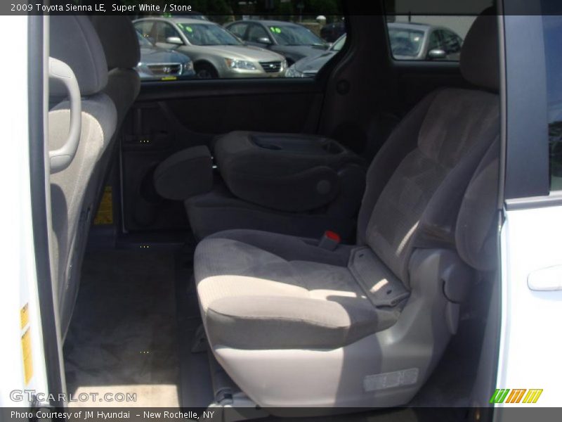 Super White / Stone 2009 Toyota Sienna LE