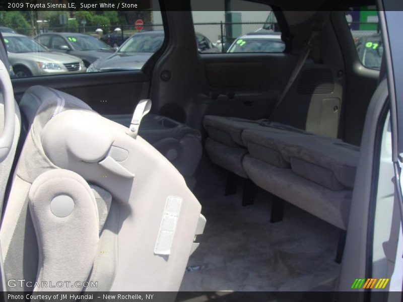 Super White / Stone 2009 Toyota Sienna LE