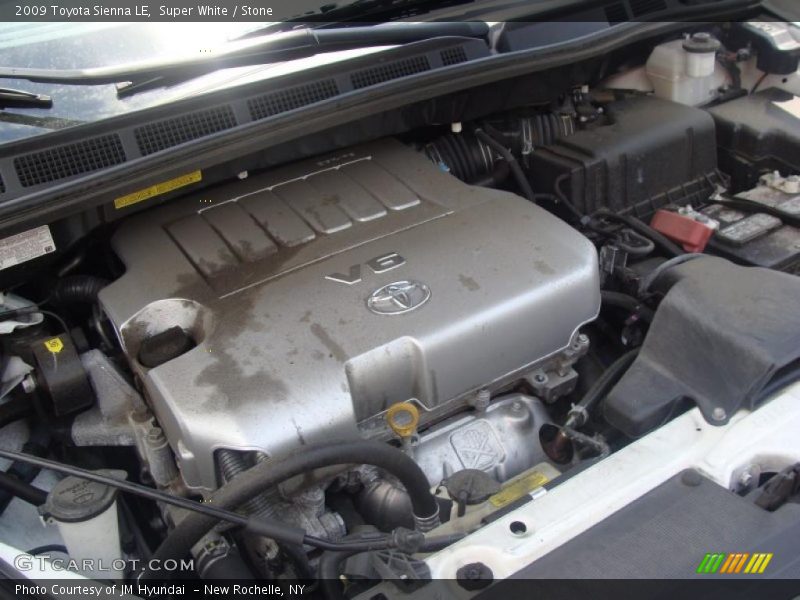 Super White / Stone 2009 Toyota Sienna LE