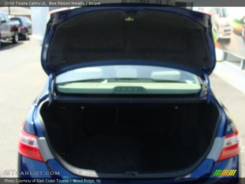Blue Ribbon Metallic / Bisque 2009 Toyota Camry LE