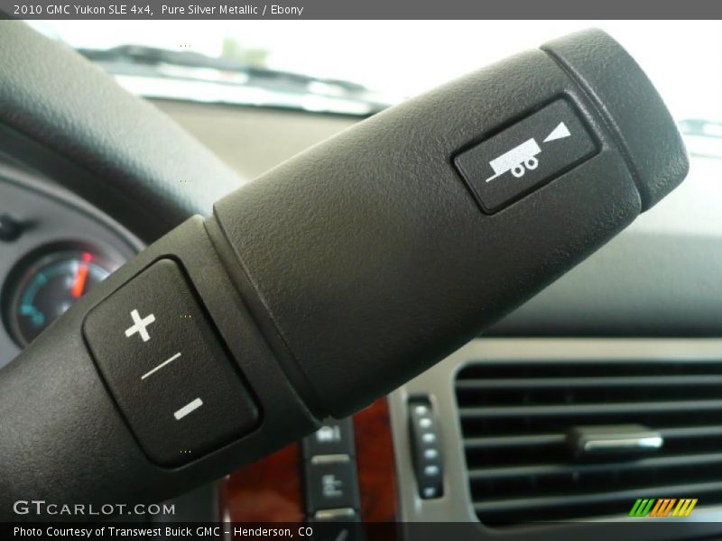 Pure Silver Metallic / Ebony 2010 GMC Yukon SLE 4x4