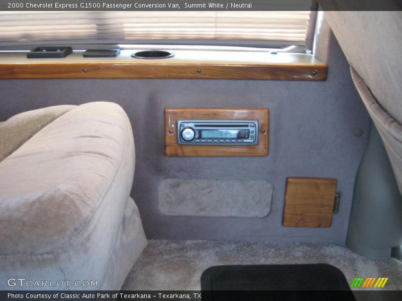 Summit White / Neutral 2000 Chevrolet Express G1500 Passenger Conversion Van