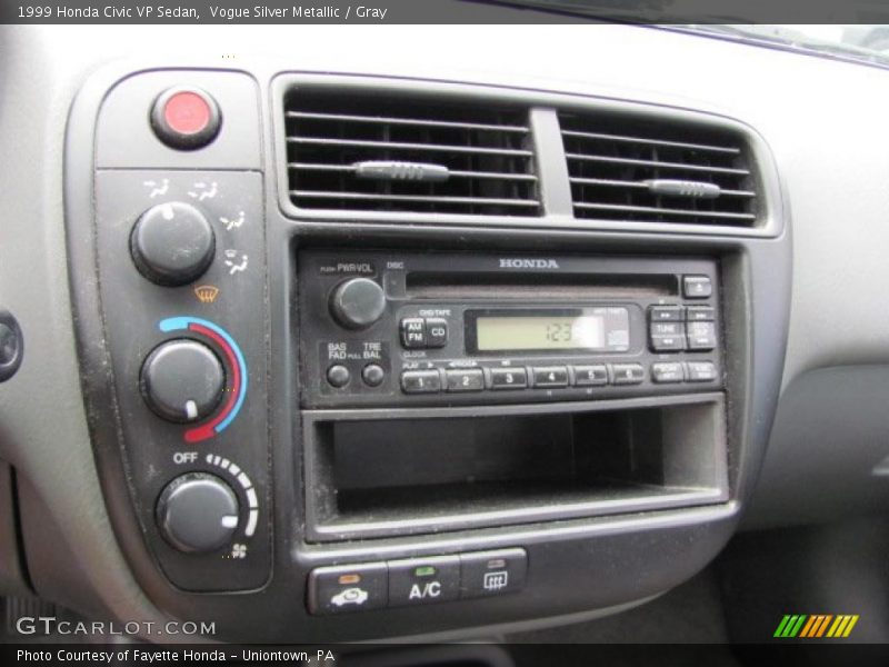 Vogue Silver Metallic / Gray 1999 Honda Civic VP Sedan