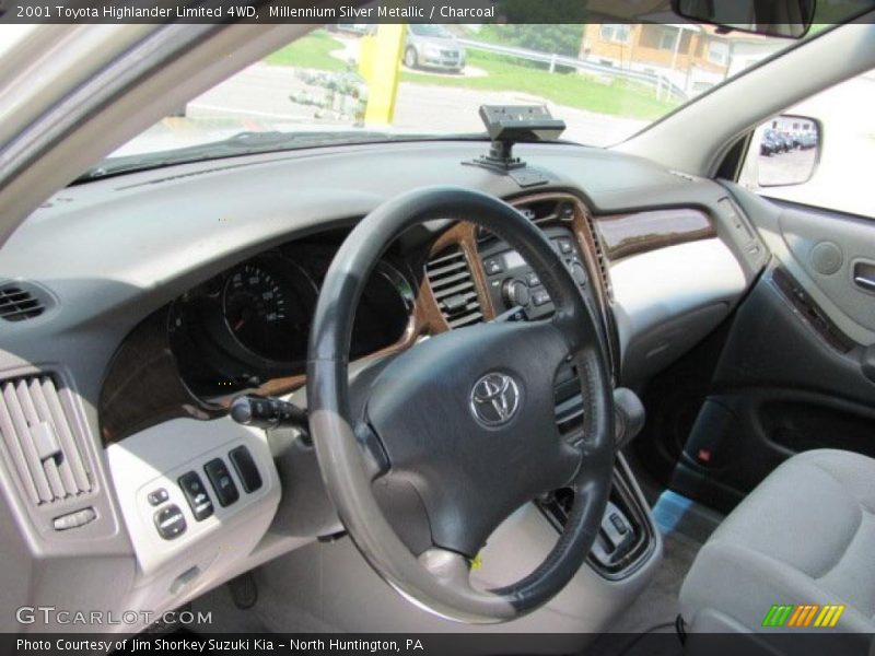 Millennium Silver Metallic / Charcoal 2001 Toyota Highlander Limited 4WD