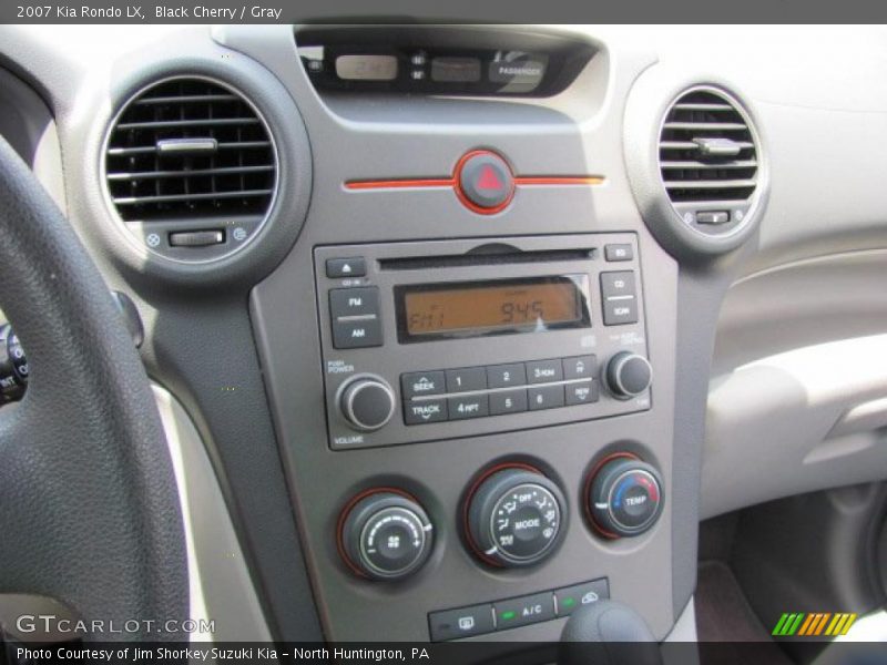 Black Cherry / Gray 2007 Kia Rondo LX