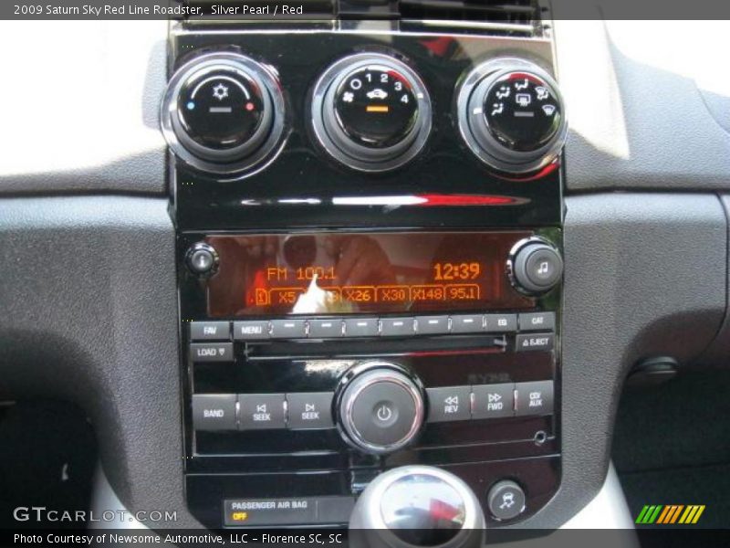 Silver Pearl / Red 2009 Saturn Sky Red Line Roadster