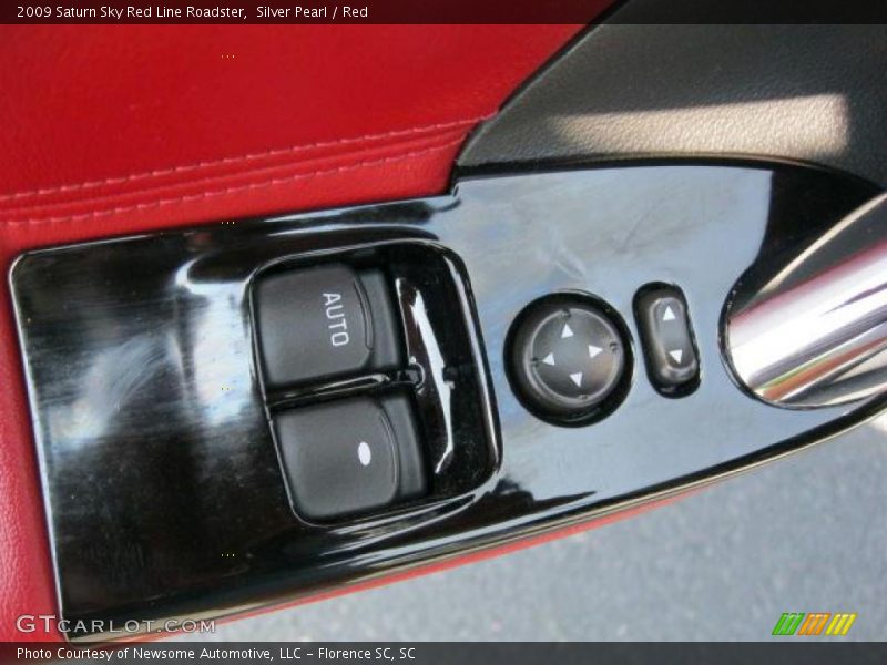 Silver Pearl / Red 2009 Saturn Sky Red Line Roadster