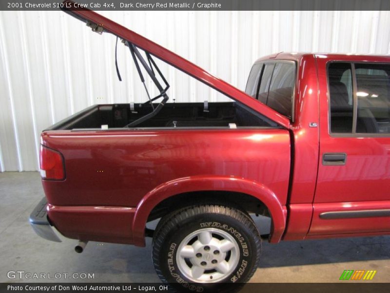 Dark Cherry Red Metallic / Graphite 2001 Chevrolet S10 LS Crew Cab 4x4