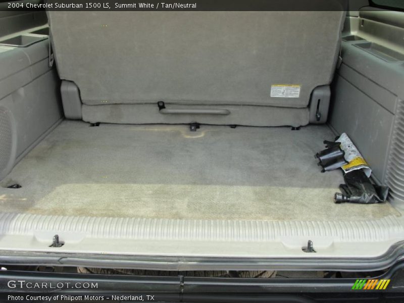 Summit White / Tan/Neutral 2004 Chevrolet Suburban 1500 LS