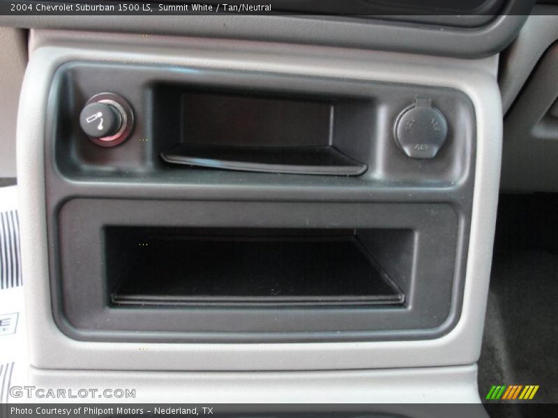 Summit White / Tan/Neutral 2004 Chevrolet Suburban 1500 LS