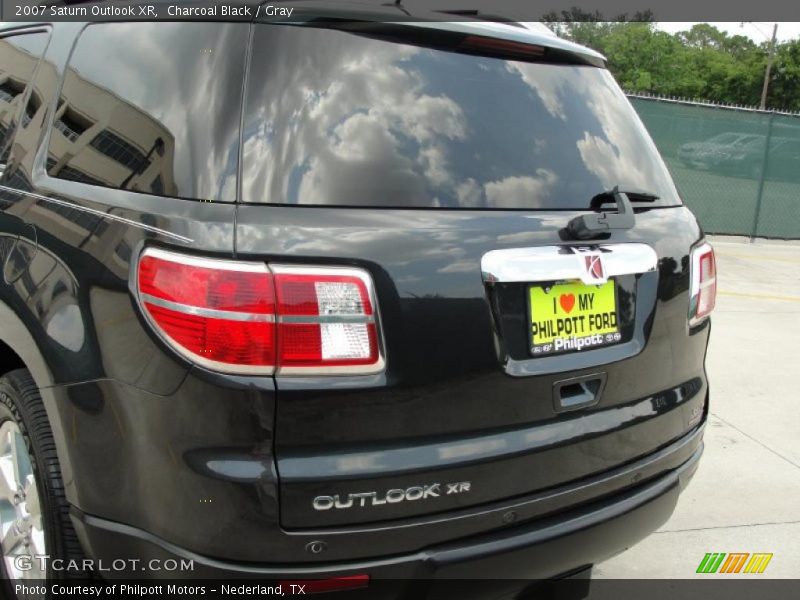 Charcoal Black / Gray 2007 Saturn Outlook XR