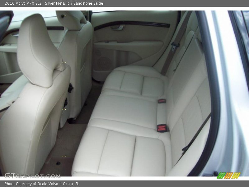 Silver Metallic / Sandstone Beige 2010 Volvo V70 3.2