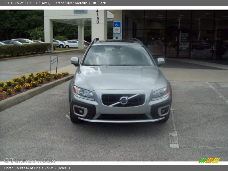 Electric Silver Metallic / Off Black 2010 Volvo XC70 3.2 AWD