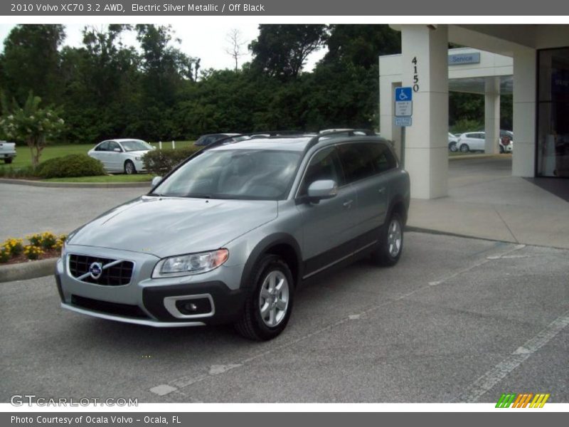 Electric Silver Metallic / Off Black 2010 Volvo XC70 3.2 AWD