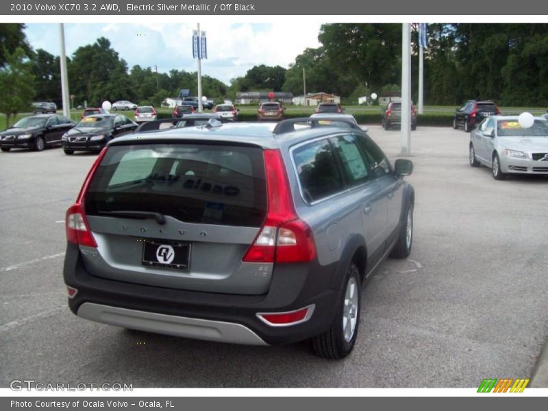 Electric Silver Metallic / Off Black 2010 Volvo XC70 3.2 AWD