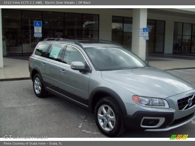Electric Silver Metallic / Off Black 2010 Volvo XC70 3.2 AWD