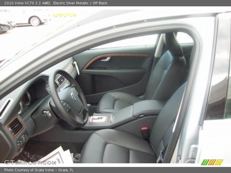 Electric Silver Metallic / Off Black 2010 Volvo XC70 3.2 AWD