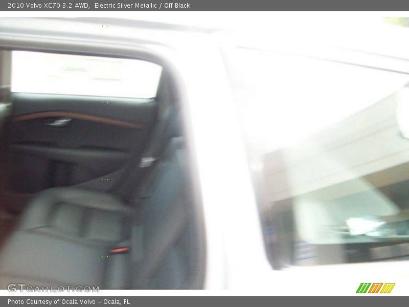 Electric Silver Metallic / Off Black 2010 Volvo XC70 3.2 AWD
