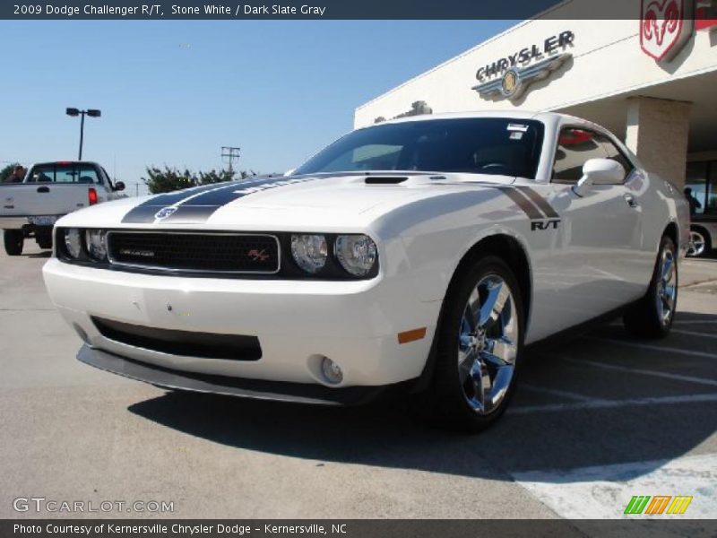 Stone White / Dark Slate Gray 2009 Dodge Challenger R/T