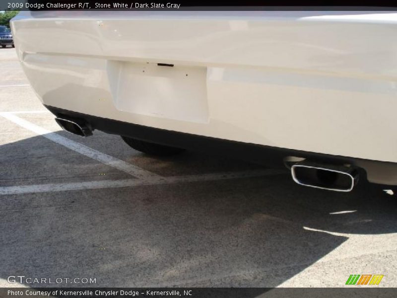 Stone White / Dark Slate Gray 2009 Dodge Challenger R/T