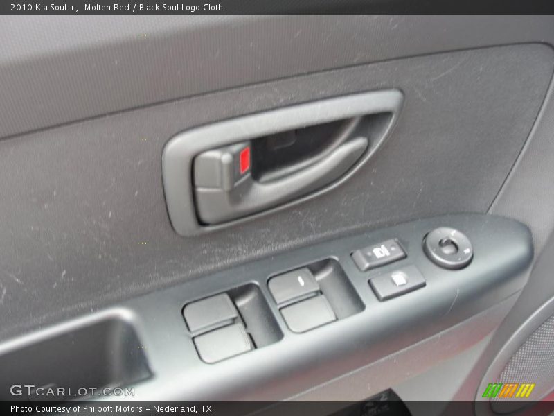 Molten Red / Black Soul Logo Cloth 2010 Kia Soul +