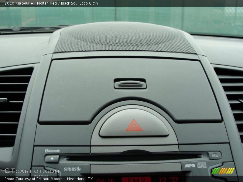 Molten Red / Black Soul Logo Cloth 2010 Kia Soul +