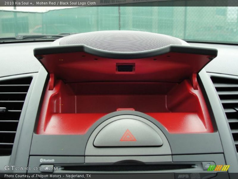 Molten Red / Black Soul Logo Cloth 2010 Kia Soul +