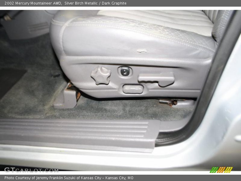 Silver Birch Metallic / Dark Graphite 2002 Mercury Mountaineer AWD