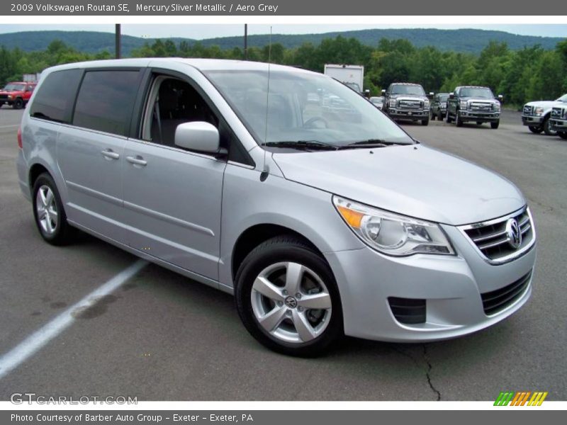 Mercury Sliver Metallic / Aero Grey 2009 Volkswagen Routan SE